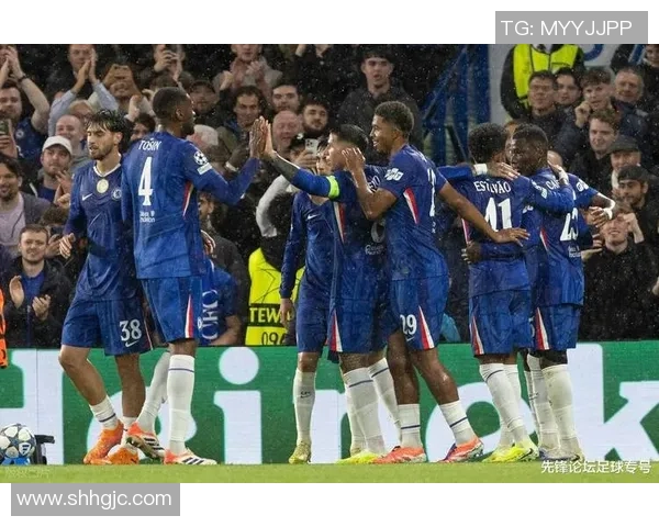 友谊赛精彩对决马竞与曼城战成平局乌龙球成比赛焦点