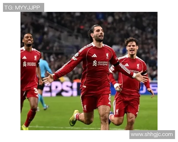 欧联杯精彩对决拜仁逆袭利物浦6比2神扑引发争议判罚全场沸腾