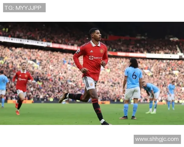 英超激战曼联大胜那不勒斯帽子戏法引发争议判罚全场沸腾